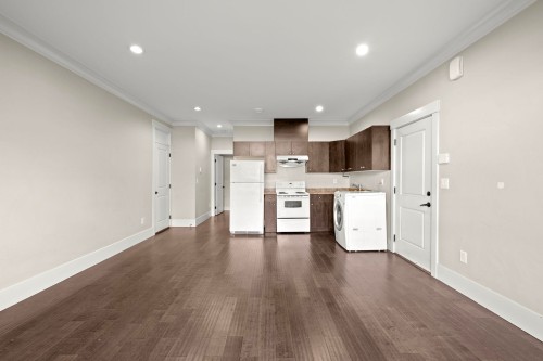 7028 Broadway, Burnaby, BC 