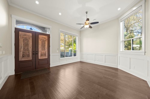 7028 Broadway, Burnaby, BC 