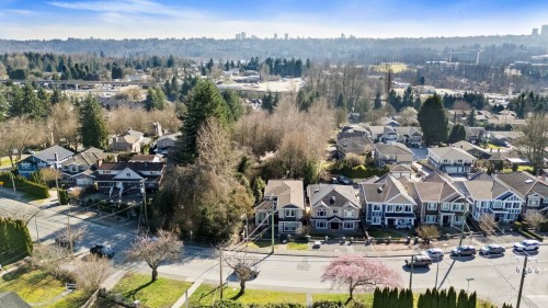 7028 Broadway, Burnaby, BC 
