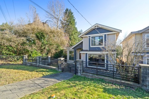 7028 Broadway, Burnaby, BC 
