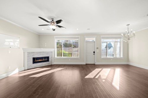 7028 Broadway, Burnaby, BC 