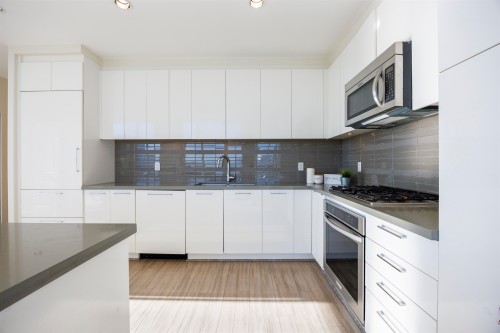 4203-4880 Bennett Street, Burnaby, BC 