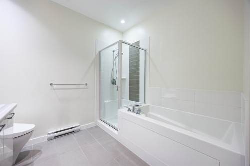 4203-4880 Bennett Street, Burnaby, BC 