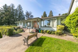 2657 Haywood Avenue  West Vancouver, BC V7V 1Y7