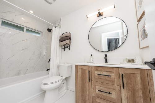 1221 Rochester Avenue, Coquitlam, BC 