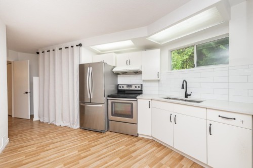 1221 Rochester Avenue, Coquitlam, BC 