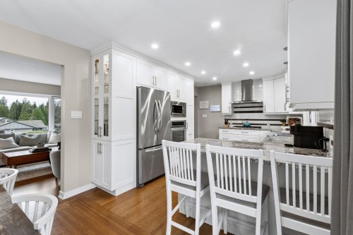 4384 Highland Boulevard, North Vancouver, BC 