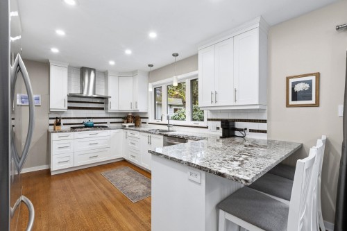 4384 Highland Boulevard, North Vancouver, BC 