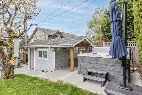 4384 Highland Boulevard, North Vancouver, BC 