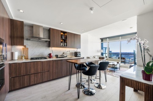 3201-4720 Lougheed Highway  Burnaby, BC V5C 0M8