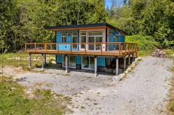 1741 Gibb Road Roberts Creek, BC V0N 2W1