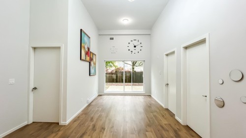 108-6283 Kingsway  Burnaby, BC V5J 0H3