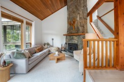 206-6117 Eagle Drive Whistler, BC V0N 1B6