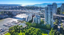 TH105-638 Beach Crescent Vancouver, BC V6Z 3H4
