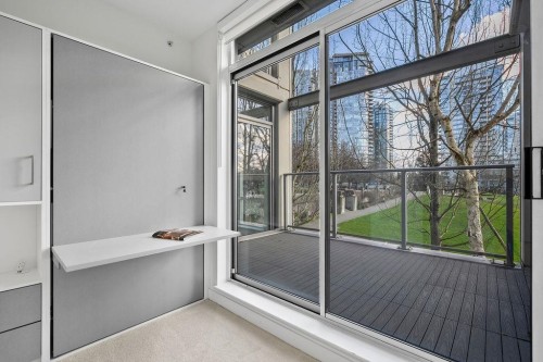 Th105-638 Beach Crescent, Vancouver, BC 