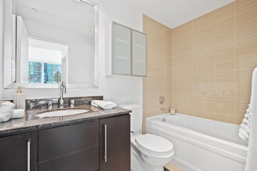 Th105-638 Beach Crescent, Vancouver, BC 