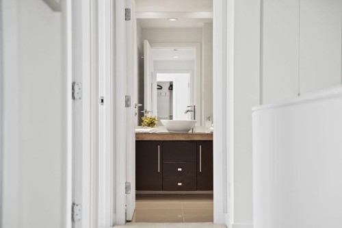 Th105-638 Beach Crescent, Vancouver, BC 