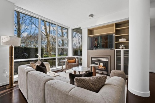 Th105-638 Beach Crescent, Vancouver, BC 