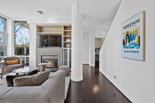 Th105-638 Beach Crescent, Vancouver, BC 