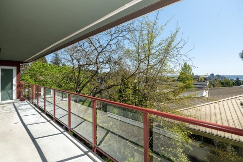 322-121 29 Street W North Vancouver, BC V7N 4L6