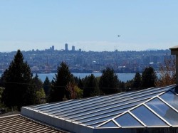 322-121 29 Street WNorth Vancouver, BC V7N 4L6