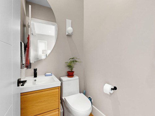 105 64Th Avenue E, Vancouver, BC 