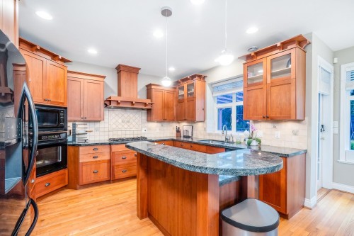 550 Keith Road, West Vancouver, BC 