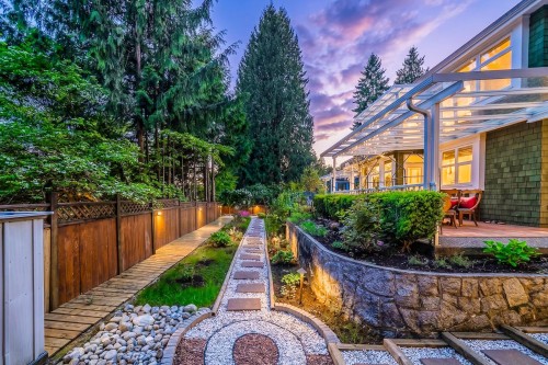 550 Keith Road, West Vancouver, BC 