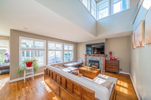 550 Keith Road, West Vancouver, BC 