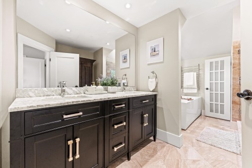 4177 15Th Avenue W, Vancouver, BC 