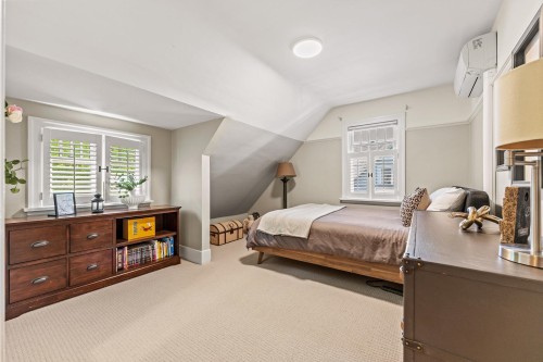 4177 15Th Avenue W, Vancouver, BC 