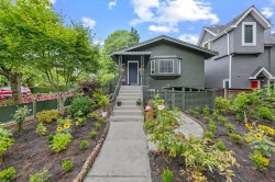 3099 6th Avenue WVancouver, BC V6K 1X4