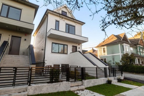 1-1933 Templeton Drive  Vancouver, BC V5N 4V9