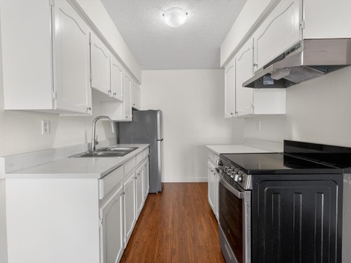 310-170 4th Street W, North Vancouver, BC V7M 1H5 2