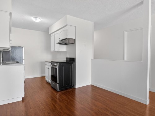 310-170 4th Street W, North Vancouver, BC V7M 1H5 3