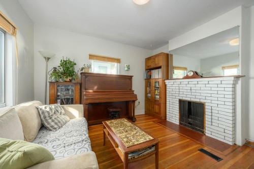 2633 Venables Street, Vancouver, BC 