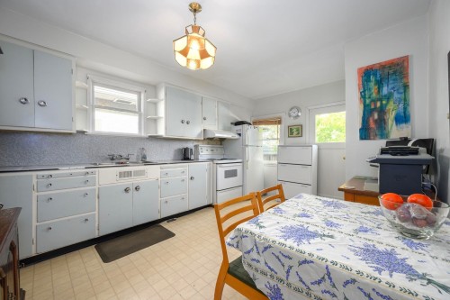 2633 Venables Street, Vancouver, BC 