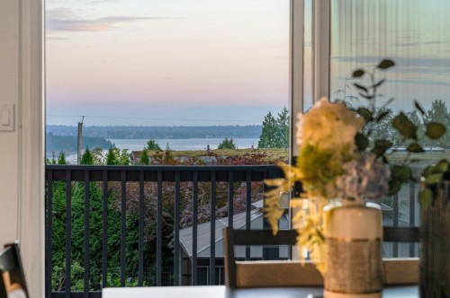 1550 Palmerston Avenue  West Vancouver, BC V7V 4R1