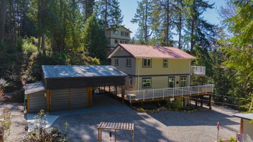 7498 Amber Road  Sechelt, BC V7Z 0C6