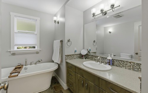 7498 Amber Road, Sechelt, BC 