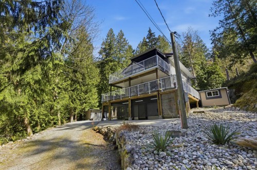 7498 Amber Road, Sechelt, BC 