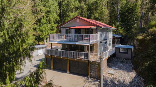 7498 Amber Road, Sechelt, BC 