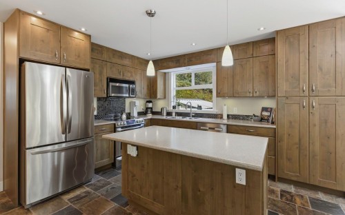 7498 Amber Road, Sechelt, BC 