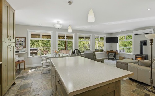 7498 Amber Road, Sechelt, BC 
