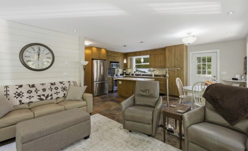 7498 Amber Road, Sechelt, BC 
