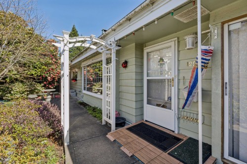 1222 Rosewood Crescent, North Vancouver, BC 