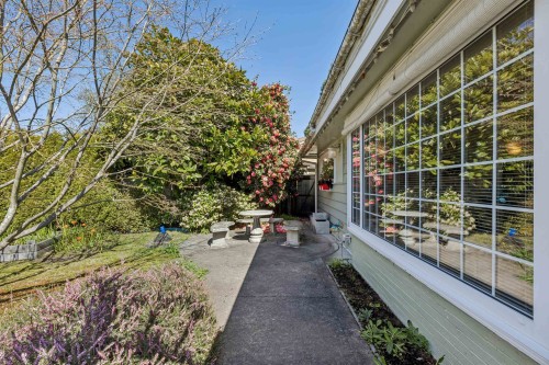 1222 Rosewood Crescent, North Vancouver, BC 