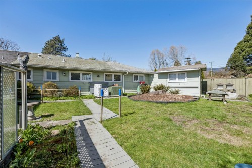 1222 Rosewood Crescent, North Vancouver, BC 