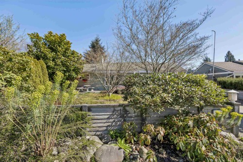 1222 Rosewood Crescent, North Vancouver, BC 