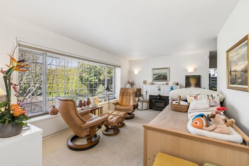 1222 Rosewood Crescent, North Vancouver, BC 